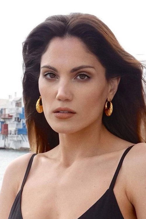 Mary Synatsaki as Καρίνα Κασκαρίδου