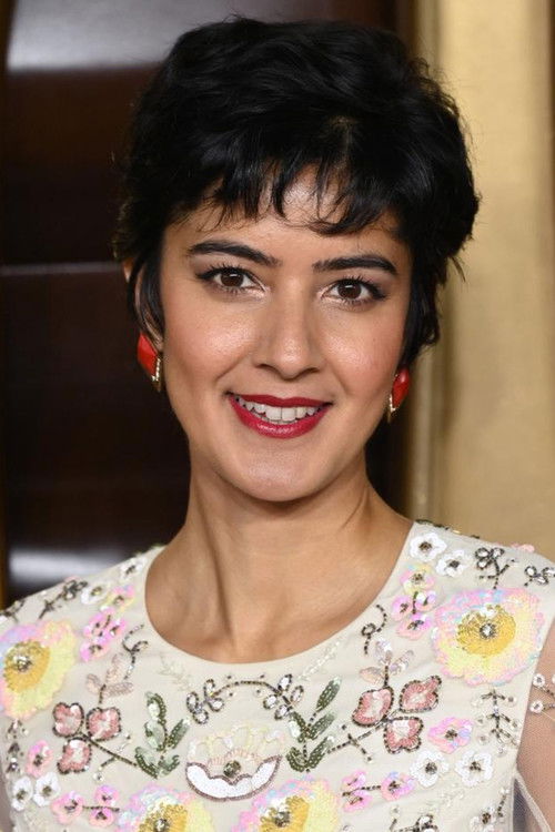 Rakhee Thakrar as Mia