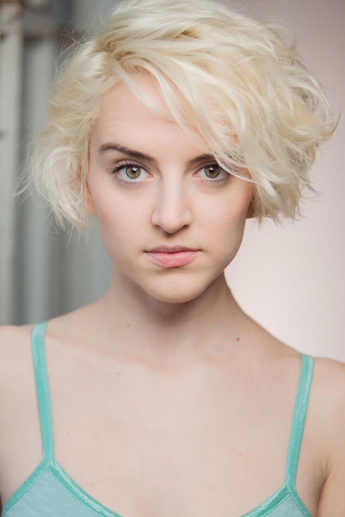 Tessa Netting as Kelsey