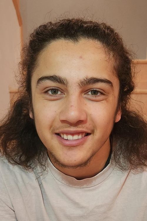 Paku Fernandez as Haki