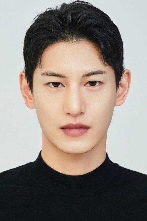 Kim Tae-hwan as Team Leader Lee