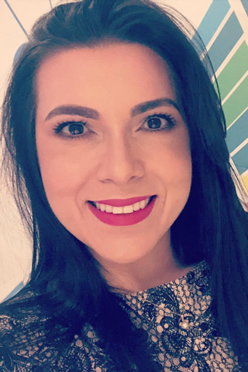 Telma Emerick as Narrator (voice)