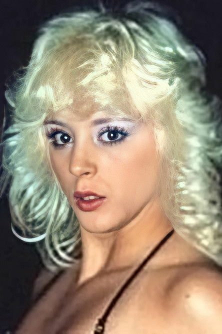 Tami Lee Curtis as Susan