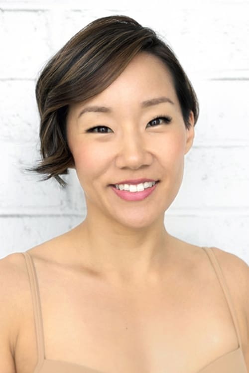 Bethel Lee as Leah Cavelli