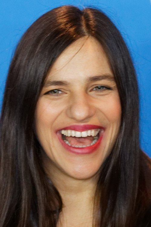 Bea Palya as La chanteuse du cabaret (as Beata Palya)