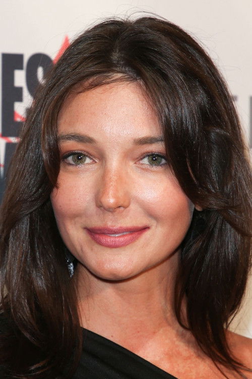 Kristin Bear as Pixi