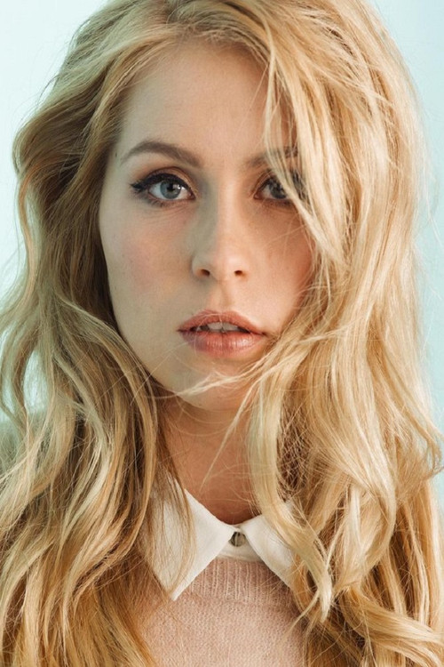 Essi Hellén as Emilian äiti