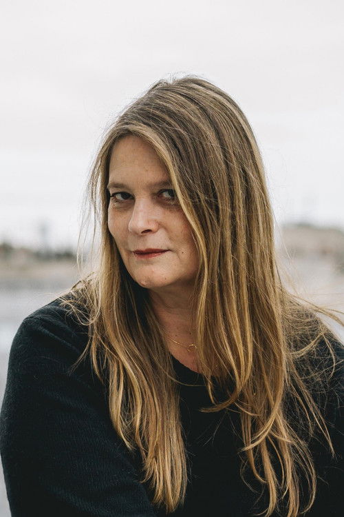 Sophie Fillières as Professeur