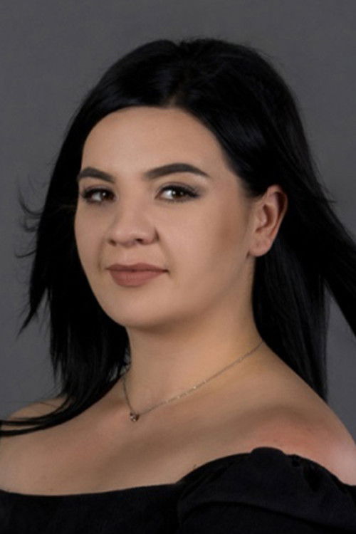 Yadviga Pleshakova as Cashier