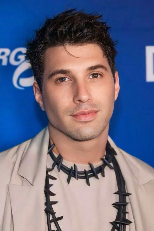 Noah Benjamin Miller as Mason Grate